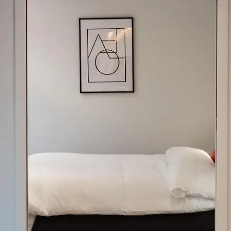 Cocteau : Au Coeur De La Rive Gauche, Neuf, Design, 2/4/6 Personnes * باريس