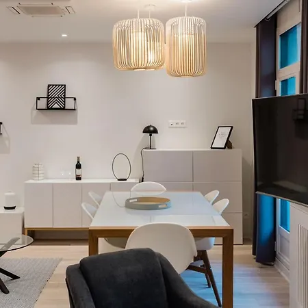 Apartment Cocteau : Au Coeur De La Rive Gauche, Neuf, Design, 2/4/6 Personnes