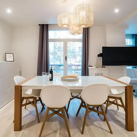 Cocteau : Au Coeur De La Rive Gauche, Neuf, Design, 2/4/6 Personnes Paris