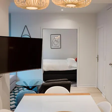 Cocteau : Au Coeur De La Rive Gauche, Neuf, Design, 2/4/6 Personnes Paris